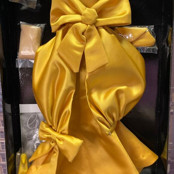 Vintage 90s Ashton-Drake 15.5" Gene Marshall GOLD SENSATION OF #94686 (1998) - Picture 4 of 5